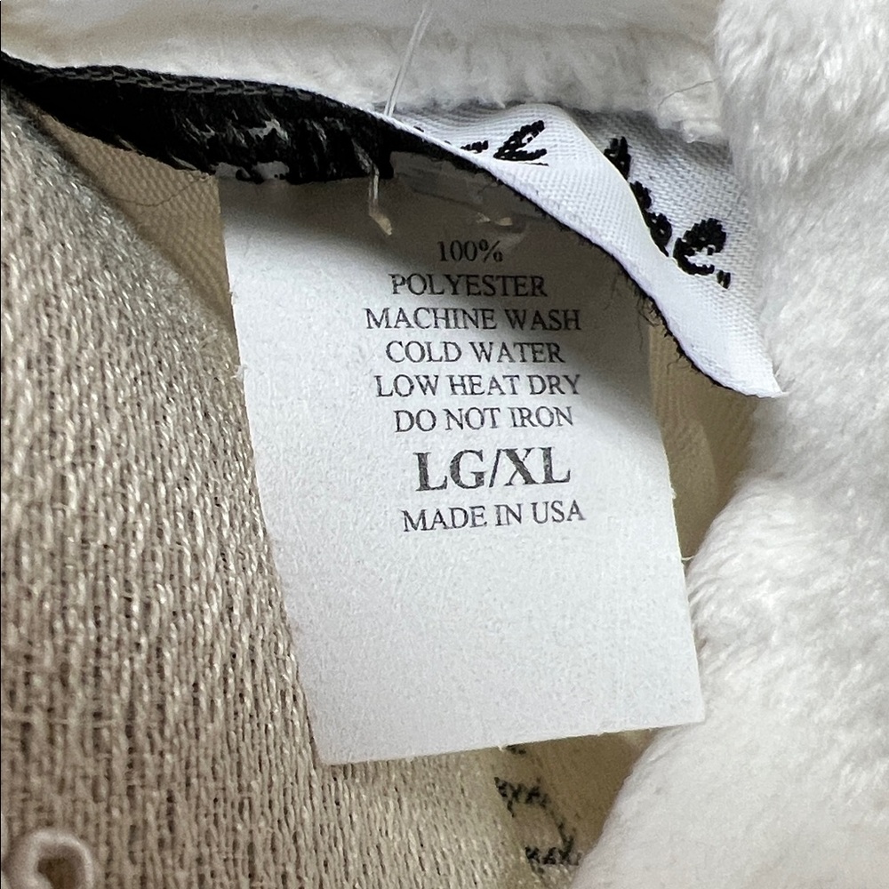 White Textured Robe with Belt - Picture 7 of 8